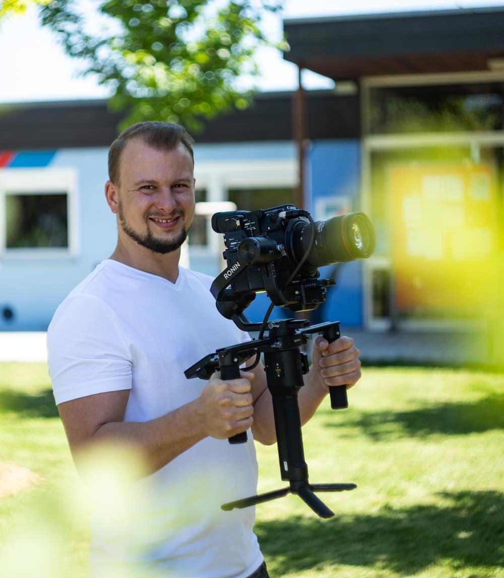Videoproduktion-in-Esslingen-bei-Stuttgart---Videomarketing-für-Socia-Media Filmproduktion Esslingen bei Stuttgart, Produktvideo, Werbefilm, Imagefilm für Social-Media Videomarketing