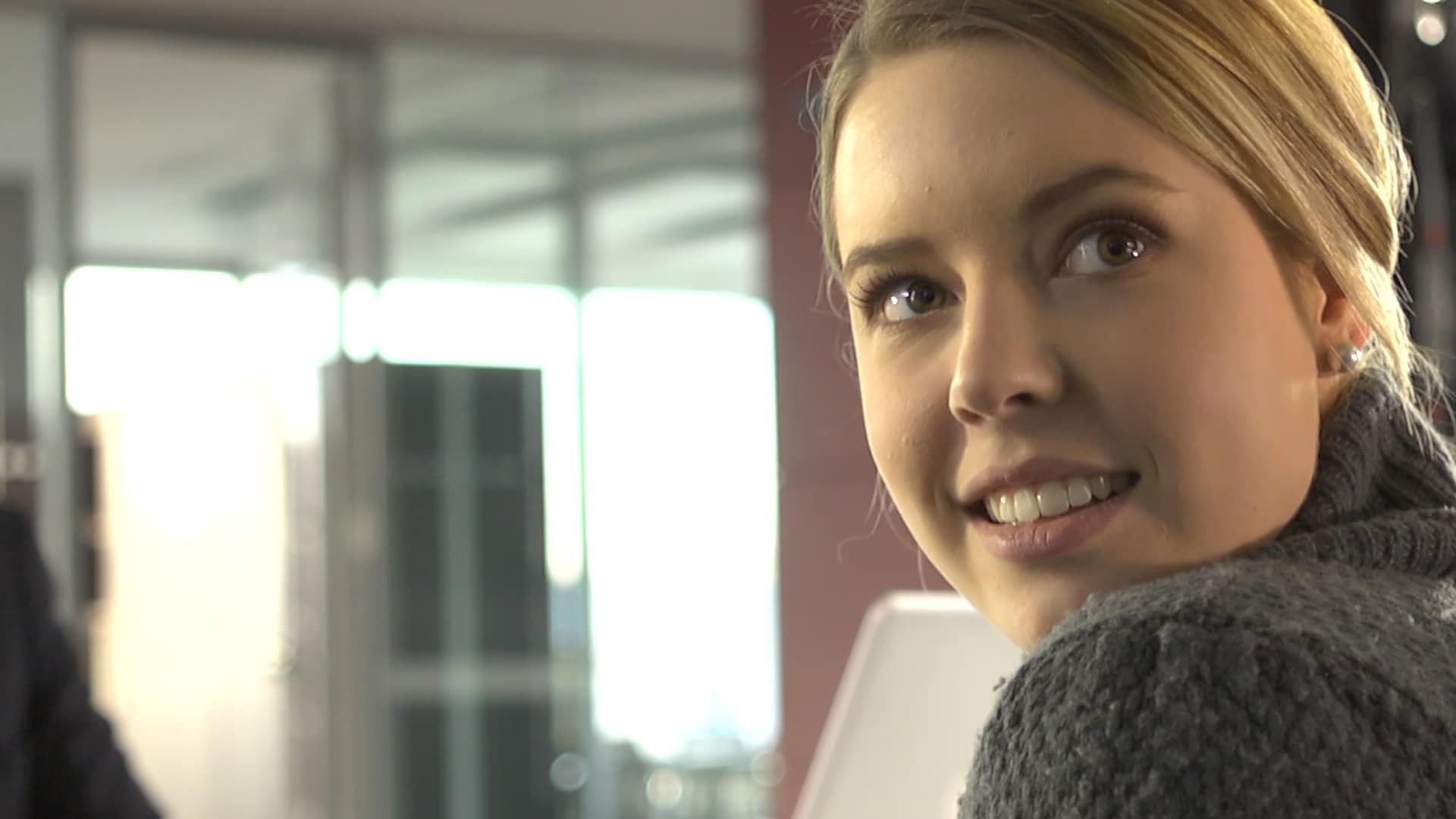 recruitingfilm_hintergrund Recruitingfilm Filmproduktion Stuttgart . Qualifizierte Mitarbeiter einstellen.