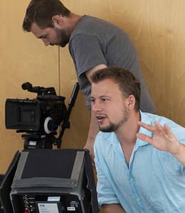showreel-felix_vor_regiemonitor Imagefilm Filmproduktion Stuttgart, Baden-Württemberg - Felix Schreiber - Regisseur